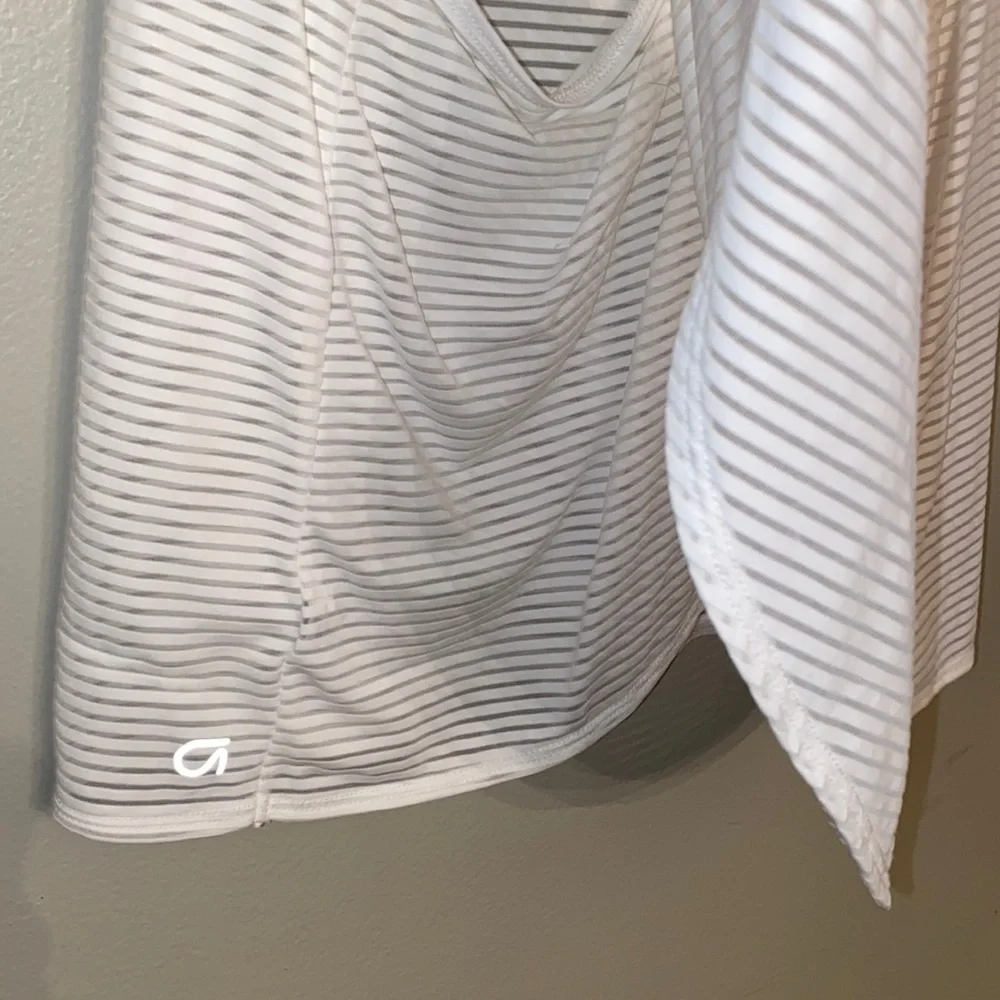 GapFit Shadow Stripe Crossback Tank Top - Picture 6 of 9